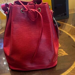 Louis Vuitton Red Epi Drawstring Shoulder Bag